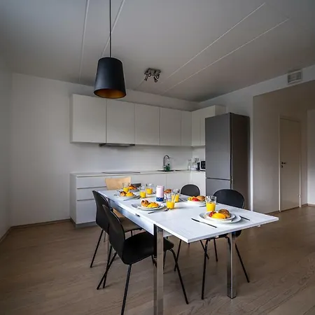 Nordic Host - The Crimson Retreat Apartment